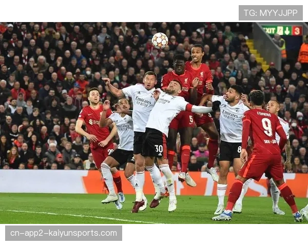 观点:战术的胜利还是观赏性的倒退?英超“大巴战术”热议再起 观点:战术的胜利还是观赏性的倒退?英超“大巴战术”热议再起