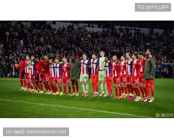 现场通讯:安联球场客队看台,曼城球迷高歌直至终场, despite 球队被淘汰。 现场通讯:安联球场客队看台,曼城球迷高歌直至终场, despite 球队被淘汰。